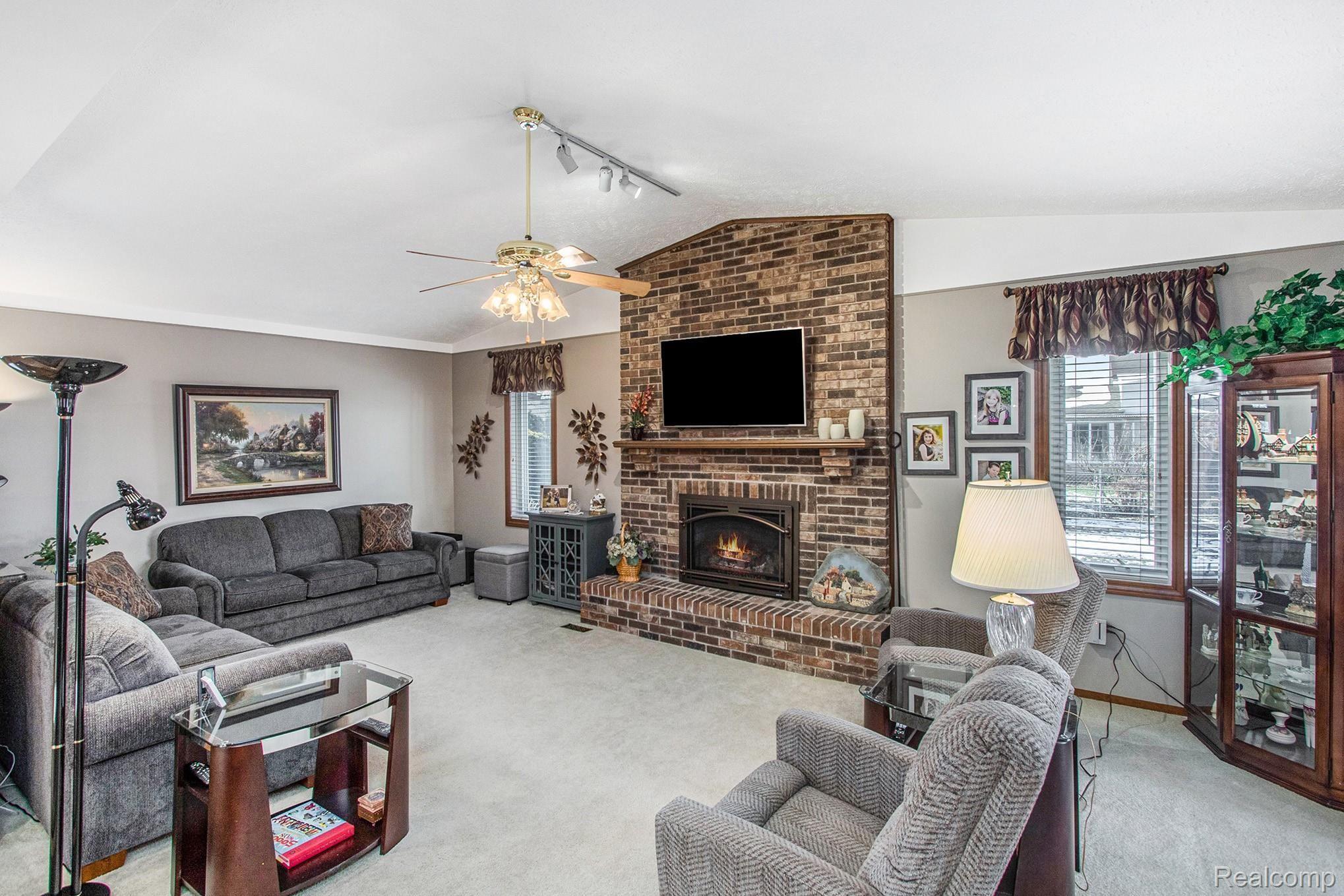 47605 Chrys Road Macomb, MI 48044 - Photo 11 of 37 0N2A8734.jpg