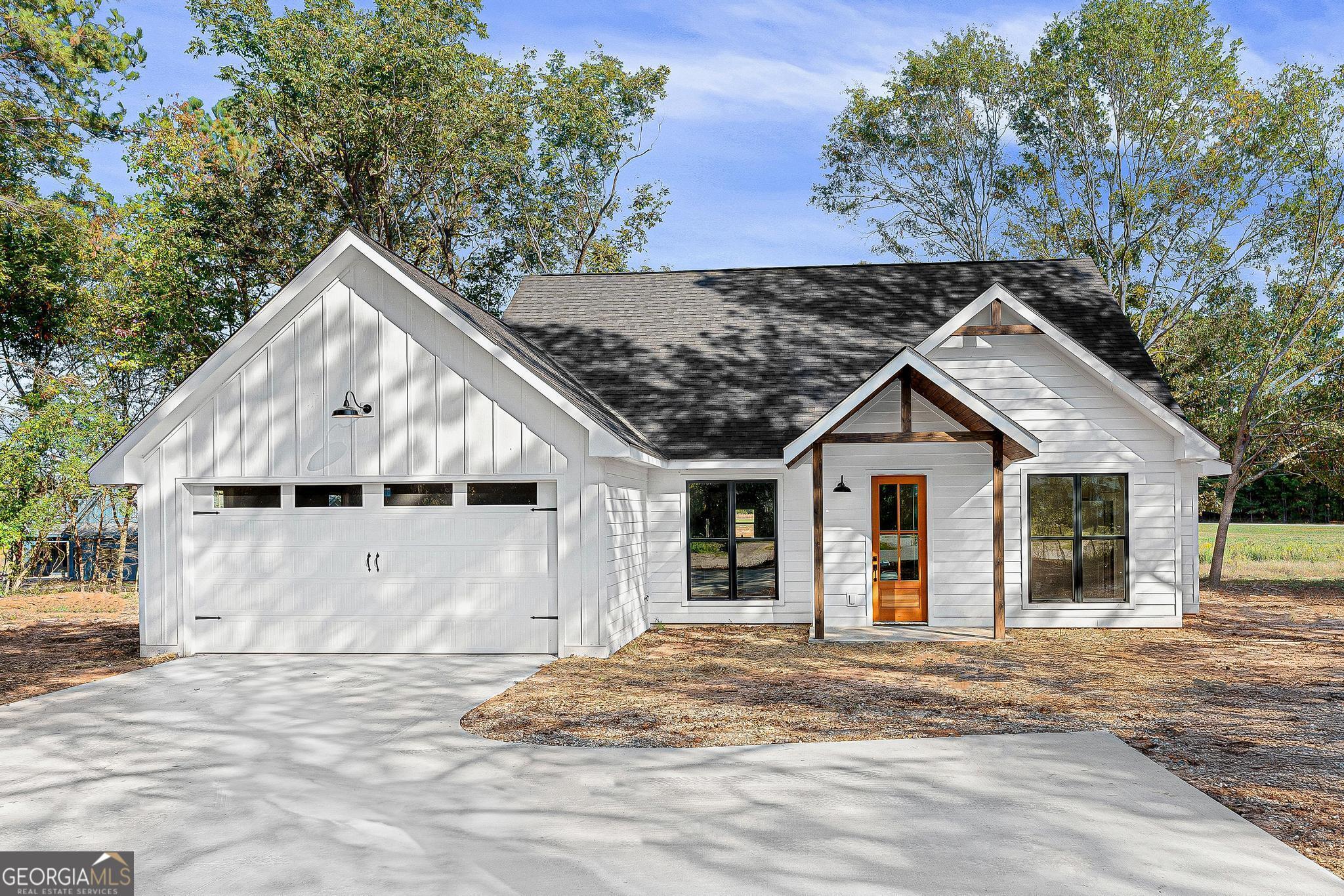 314 Elrod Ferry Road Hartwell, GA 30643 - Photo 1 of 1 a view of a house with a yard