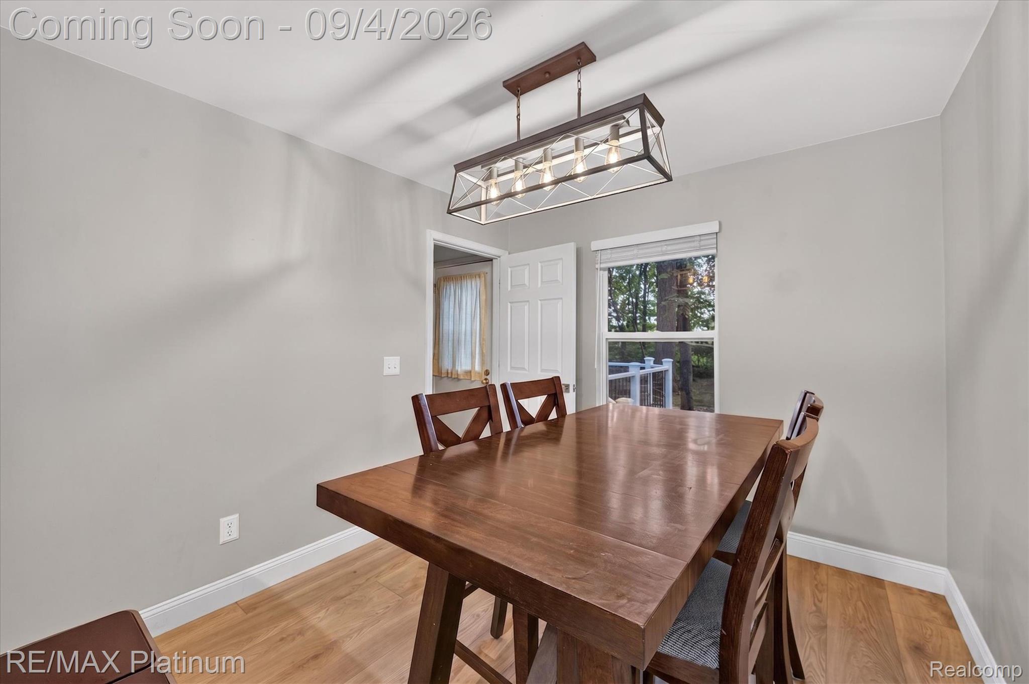 355 Springwell Lane Howell, MI 48843 - Photo 10 of 28 Dining Area
