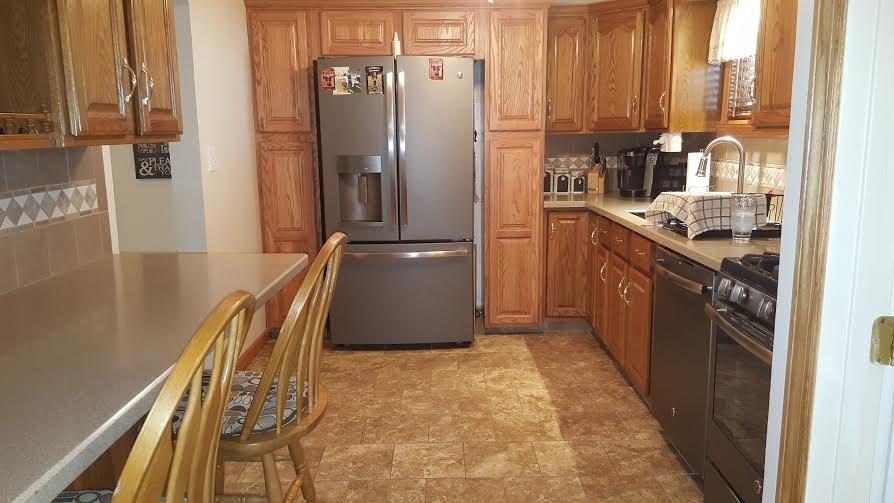174 Pointview Road Brentwood, PA 15227 - Photo 5 of 15 Well-designed kitchen with all new (less then a year) appliances