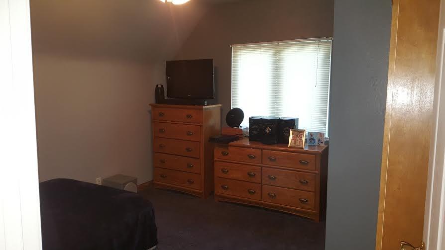 174 Pointview Road Brentwood, PA 15227 - Photo 9 of 15 3rd Bedroom