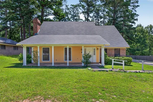 $315,000 | 121 Deer Lane, Mansfield, LA 71052