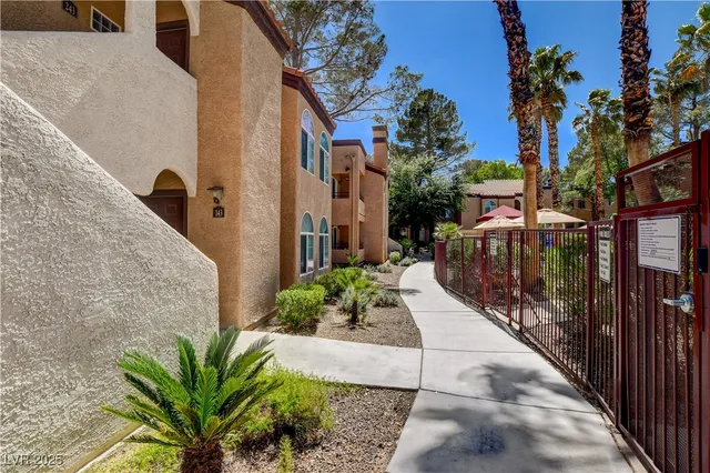 $1,575 | 9325 West Desert Inn Road, Unit 143, Las Vegas, NV 89117