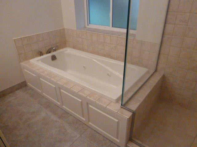 656 Stonegate Road Ann Arbor, MI 48103 - Photo 8 of 34 Photo 8