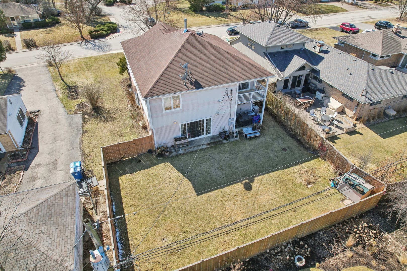 1115 Whitfield Road Northbrook, IL 60062 - Photo 45 of 54 an aerial view of a house with a yard