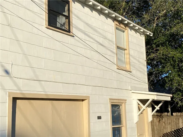 $900 | 810 8th Avenue, Portland, TX 78374