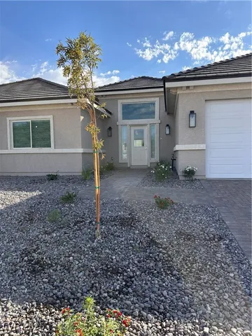$2,725 | 2590 Apricot Lane, Las Vegas, NV 89108