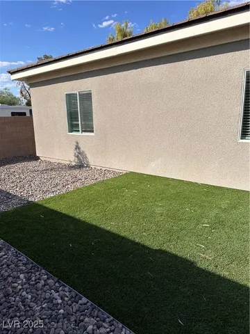 $2,725 | 2590 Apricot Lane, Las Vegas, NV 89108