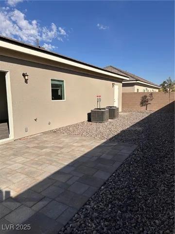 $2,725 | 2590 Apricot Lane, Las Vegas, NV 89108