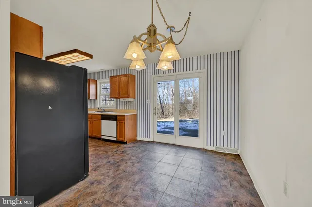 $180,000 | 2256 North Point Drive, York, PA 17406