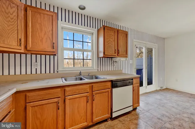 $180,000 | 2256 North Point Drive, York, PA 17406