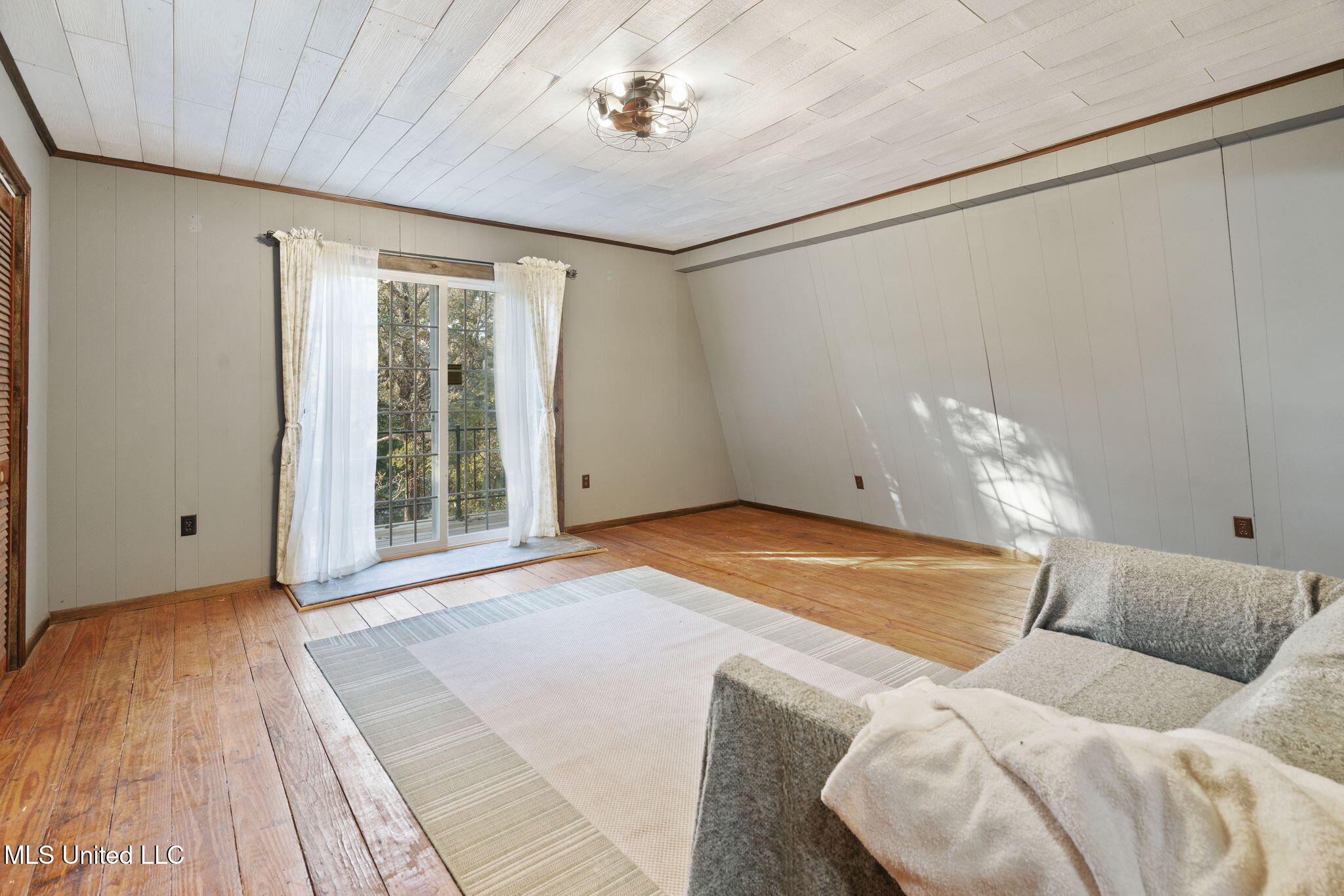 180 Red Oak Road Ashland, MS 38603 - Photo 17 of 25 Primary bedroom upstairs