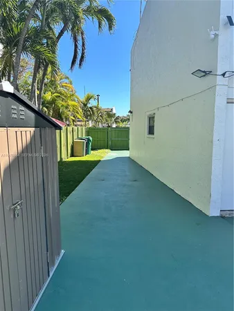 $465,000 | Snapper Creek Townhouses, Miami, FL 33173