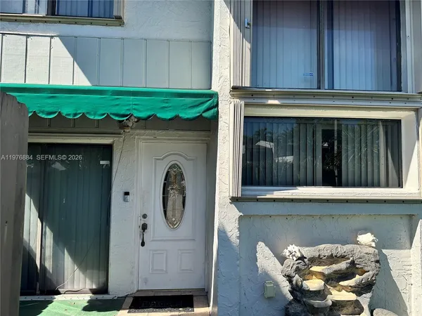 $465,000 | Snapper Creek Townhouses, Miami, FL 33173