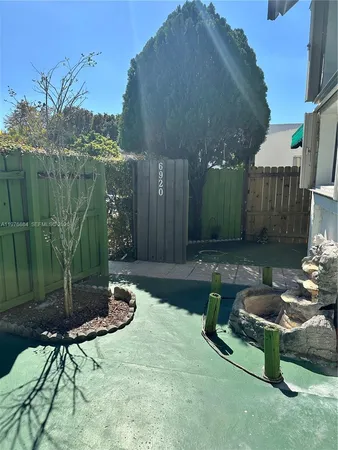 $465,000 | Snapper Creek Townhouses, Miami, FL 33173