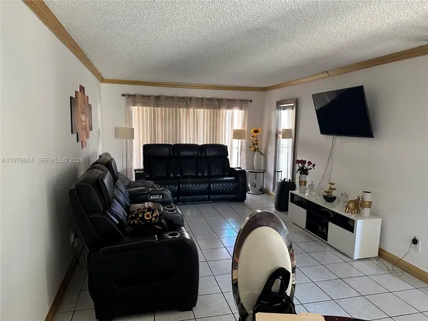 $465,000 | Snapper Creek Townhouses, Miami, FL 33173