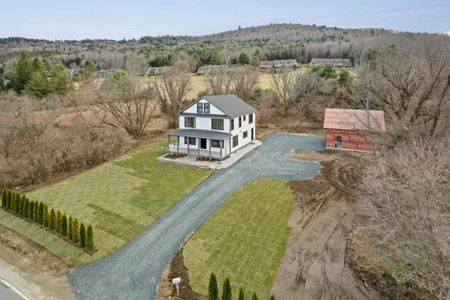 $1,100,000 | 958 East Woodstock Road, Woodstock, VT 05091