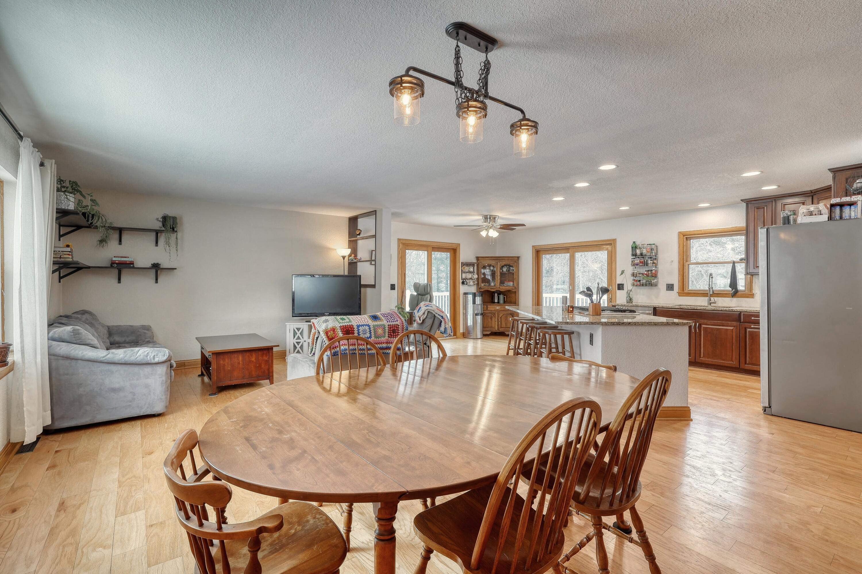 N67-w29921 Hartling Road Merton, WI 53029 - Photo 11 of 56 Dining