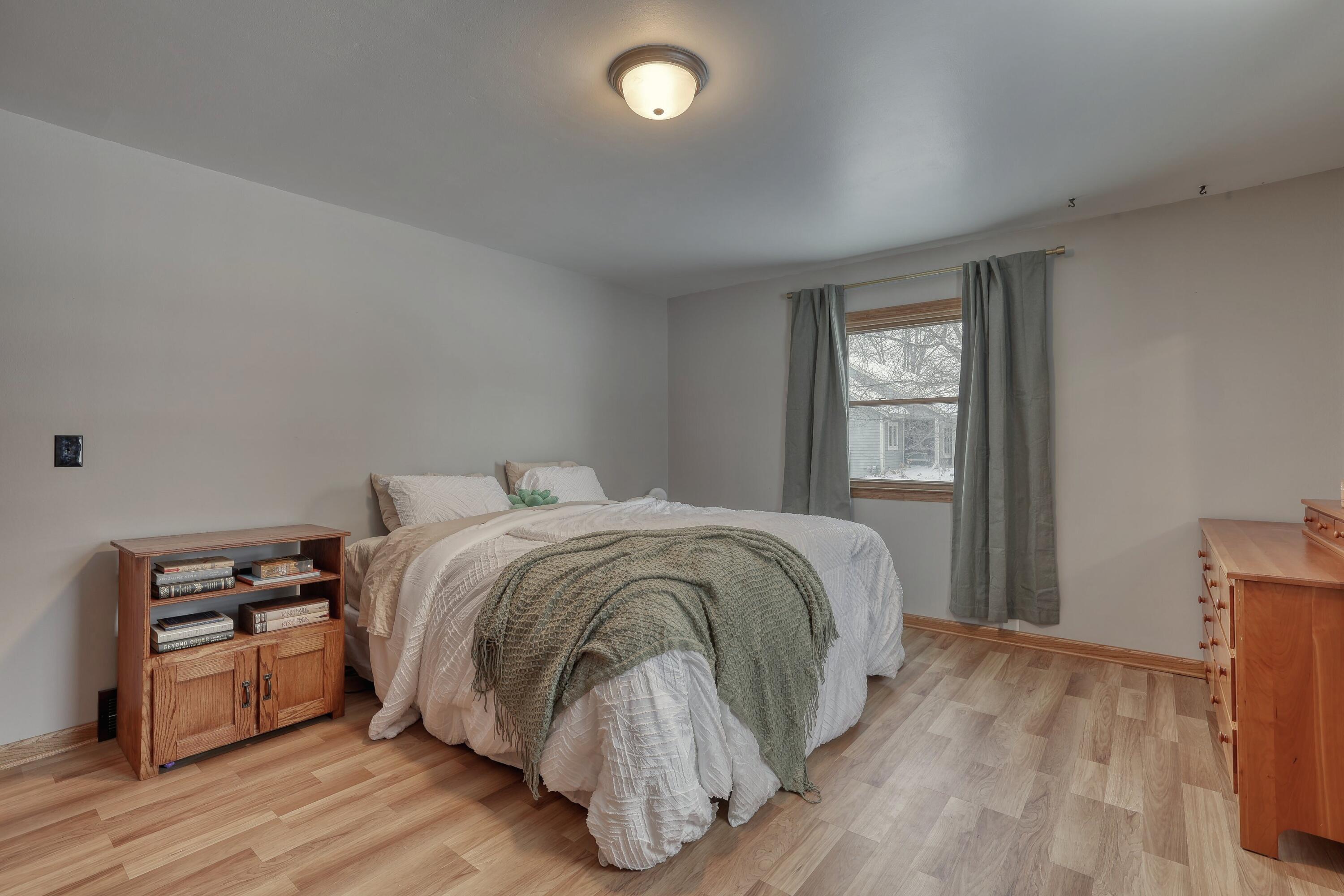 N67-w29921 Hartling Road Merton, WI 53029 - Photo 20 of 56 Primary Bedroom