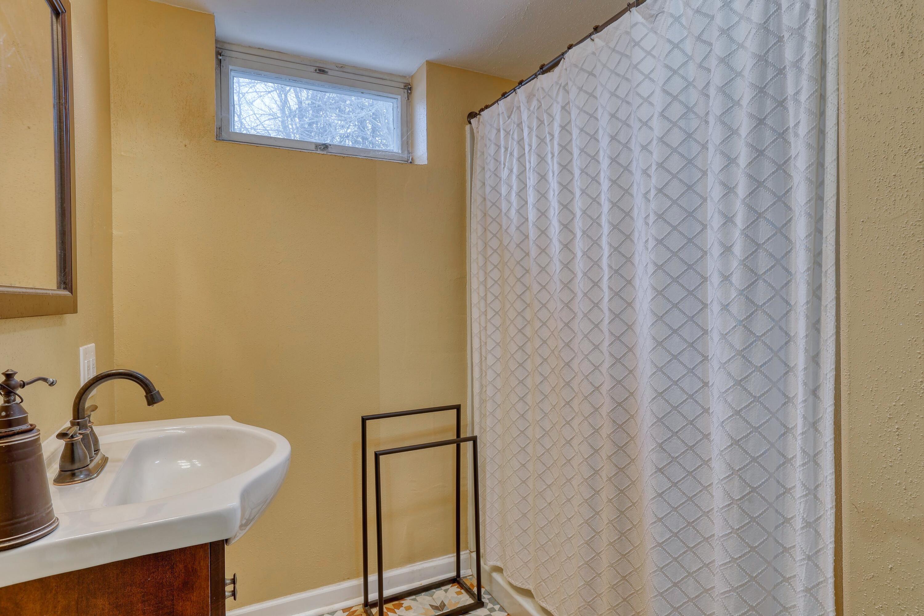 N67-w29921 Hartling Road Merton, WI 53029 - Photo 28 of 56 Full Bath in LL