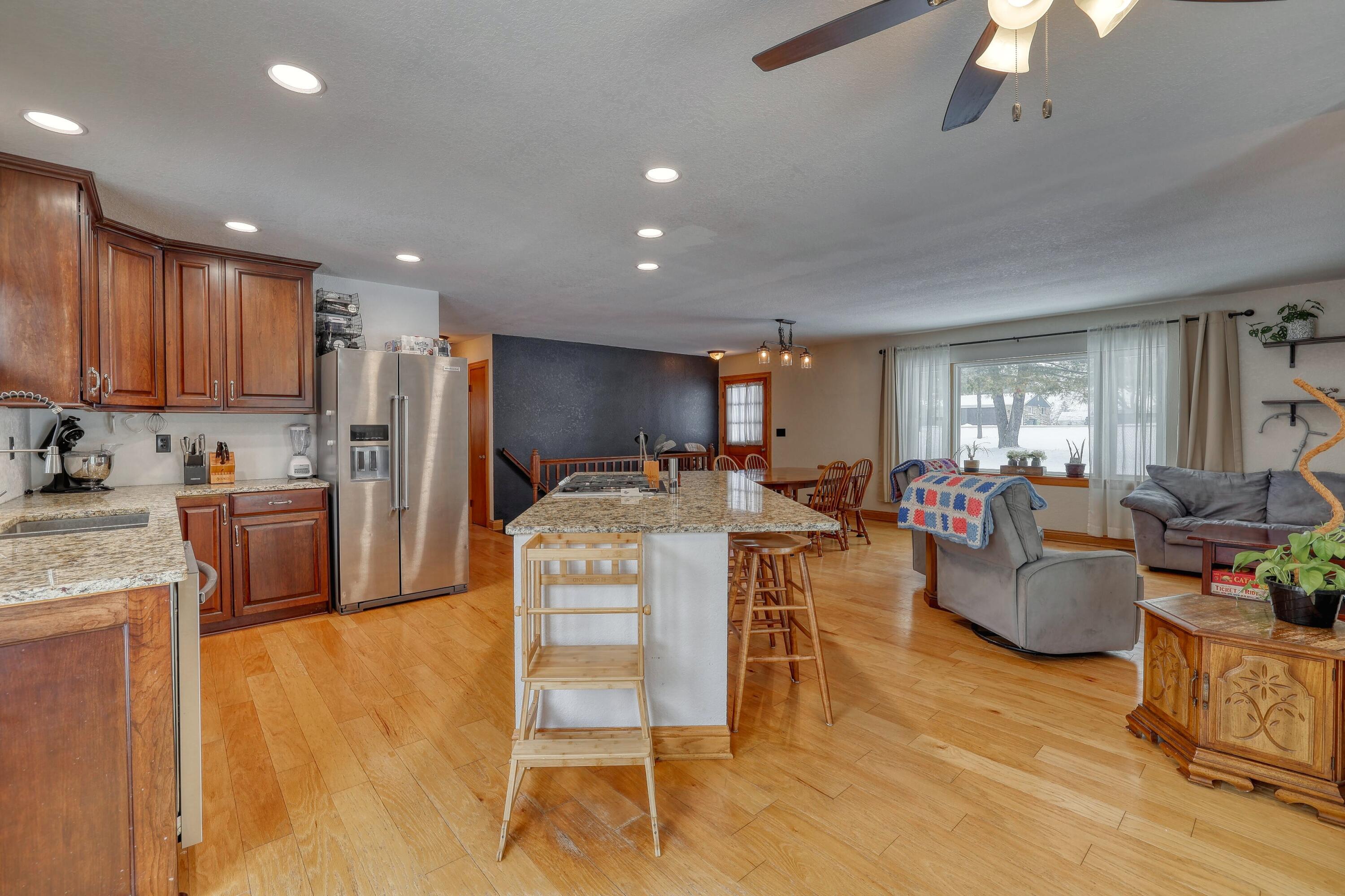 N67-w29921 Hartling Road Merton, WI 53029 - Photo 5 of 56 Large Island