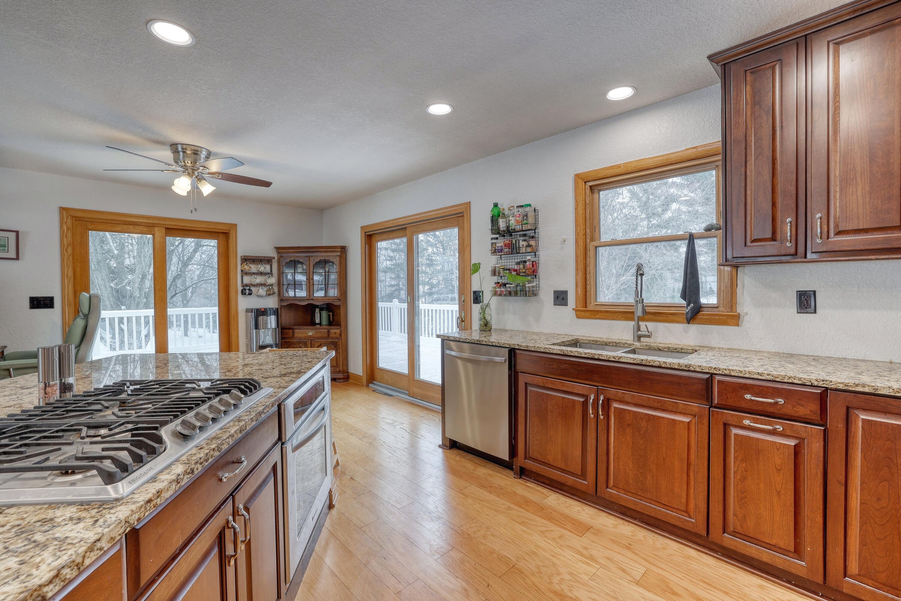 N67-w29921 Hartling Road Merton, WI 53029 - Photo 8 of 56 Kitchen