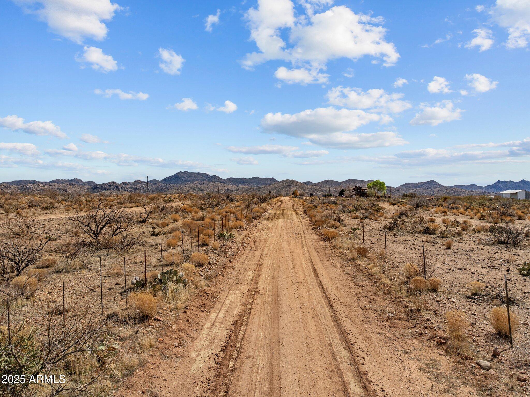 X1 South Stetson Ranch Road Congress, AZ 85332 - Photo 13 of 13 a view of a city