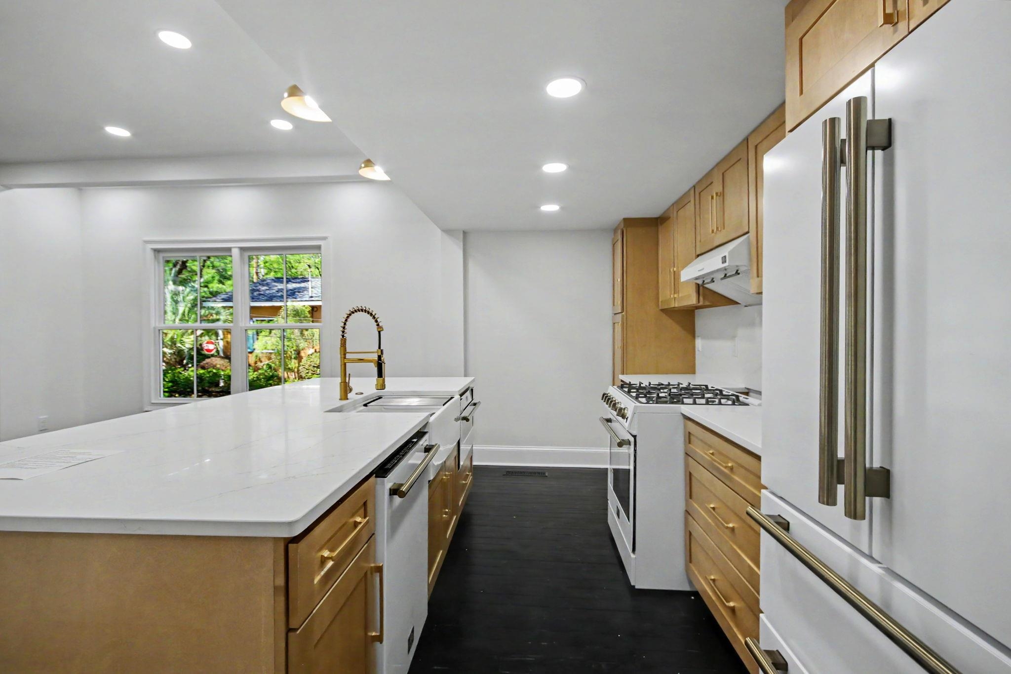 128 Wood Street Georgetown, SC 29440 - Photo 8 of 53