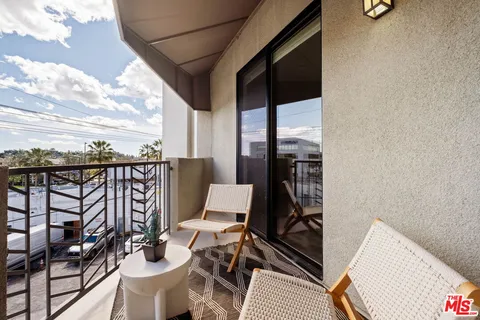 $739,000 | 230 South Jackson Street, Unit 301, Glendale, CA 91205