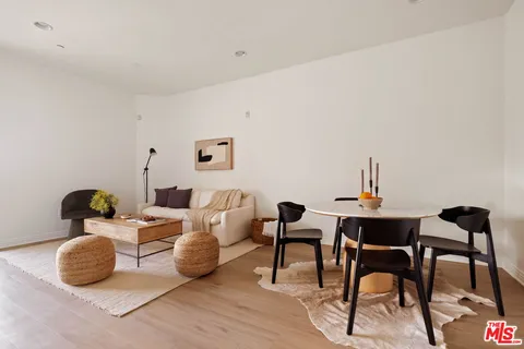 $739,000 | 230 South Jackson Street, Unit 301, Glendale, CA 91205