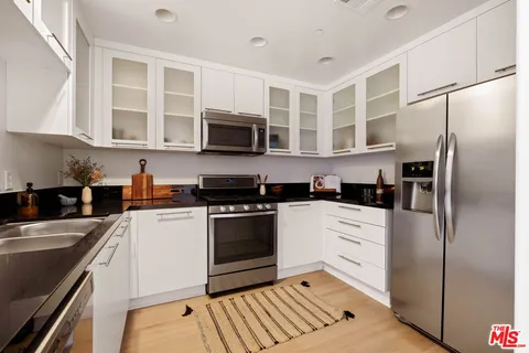 $739,000 | 230 South Jackson Street, Unit 301, Glendale, CA 91205