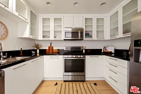 $739,000 | 230 South Jackson Street, Unit 301, Glendale, CA 91205