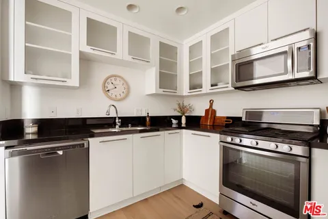 $739,000 | 230 South Jackson Street, Unit 301, Glendale, CA 91205