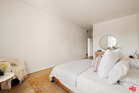 $739,000 | 230 South Jackson Street, Unit 301, Glendale, CA 91205