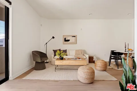 $739,000 | 230 South Jackson Street, Unit 301, Glendale, CA 91205