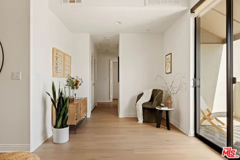 $739,000 | 230 South Jackson Street, Unit 301, Glendale, CA 91205