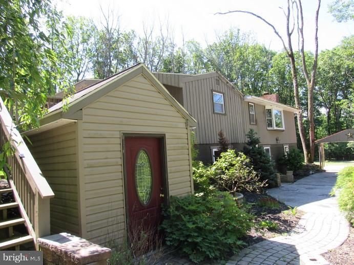 581 Highland Road Hanover, PA 17331 - Photo 2 of 18