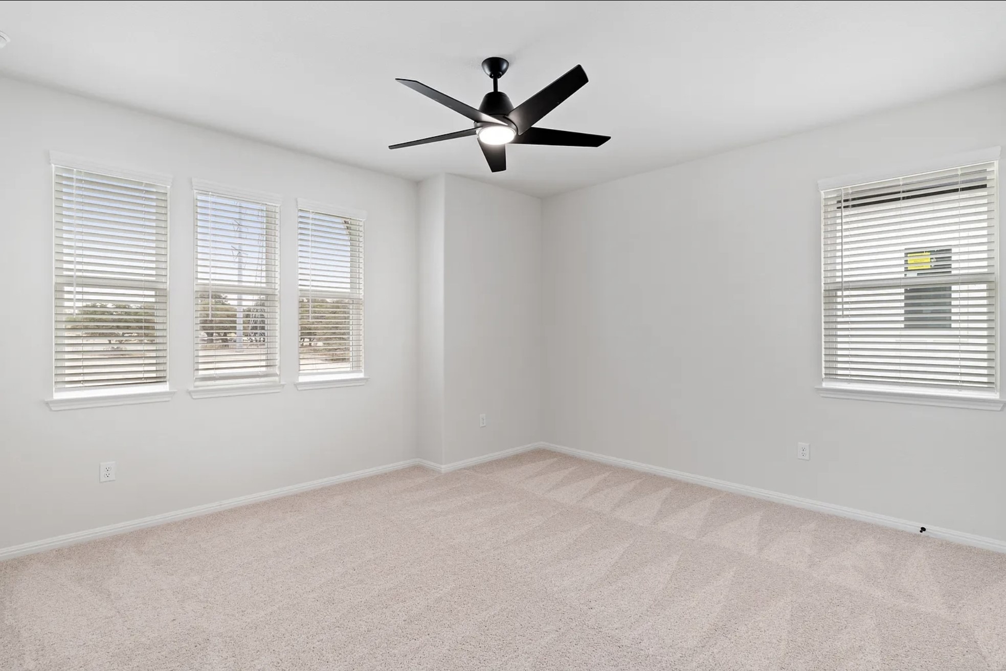 1612 Kit Circle Austin, TX 78758 - Photo 21 of 29 a view of a livingroom with a window