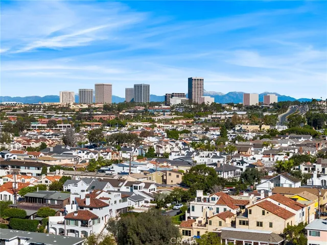 $4,995,000 | 305 Fernleaf Avenue, Corona del Mar, CA 92625