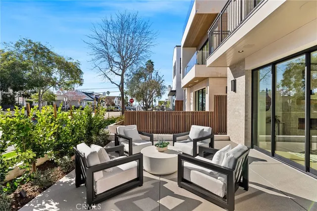 $4,995,000 | 305 Fernleaf Avenue, Corona del Mar, CA 92625