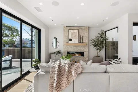 $4,995,000 | 305 Fernleaf Avenue, Corona del Mar, CA 92625