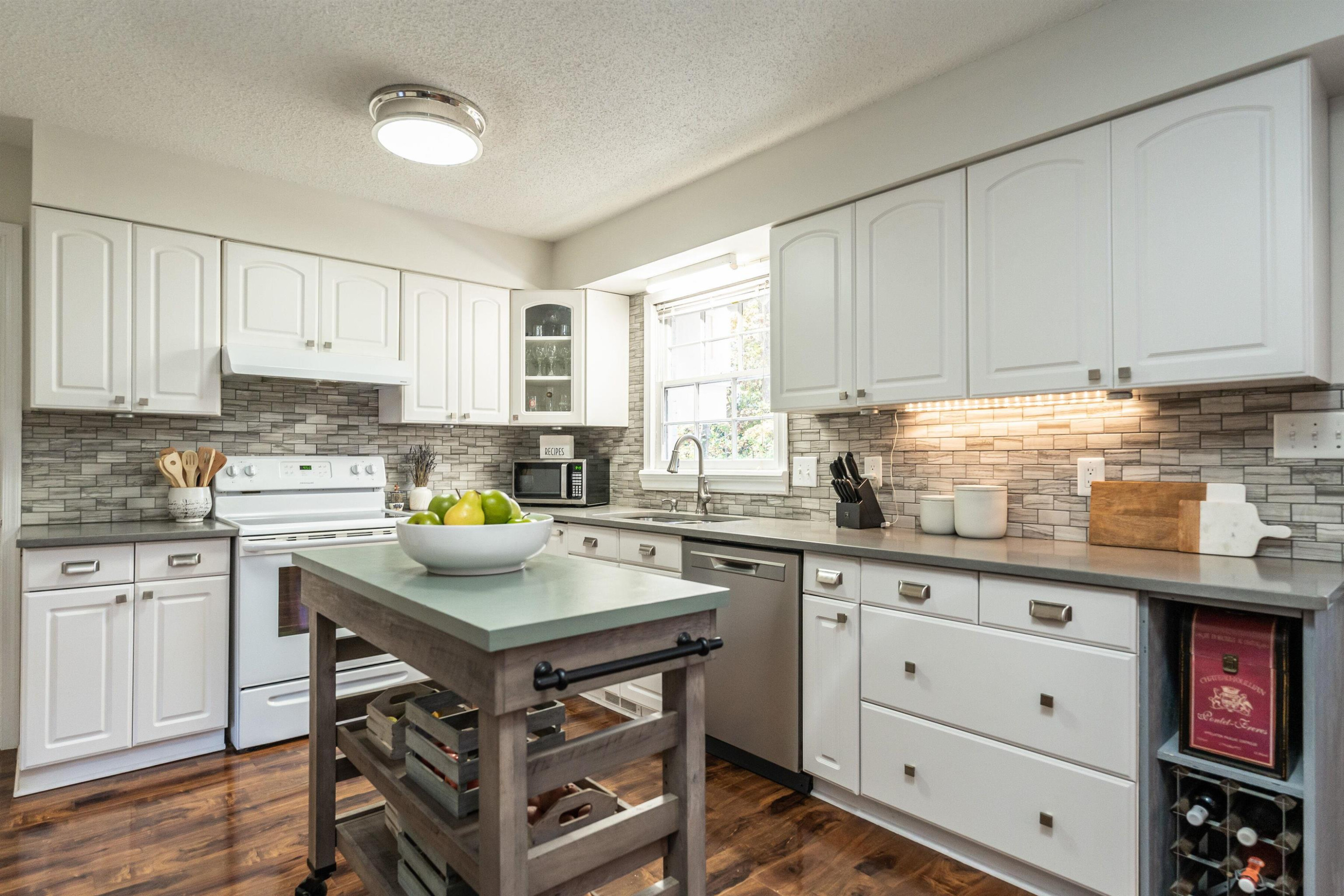 4305 Old Colony Road Raleigh, NC 27613 - Photo 12 of 33 Photo 12