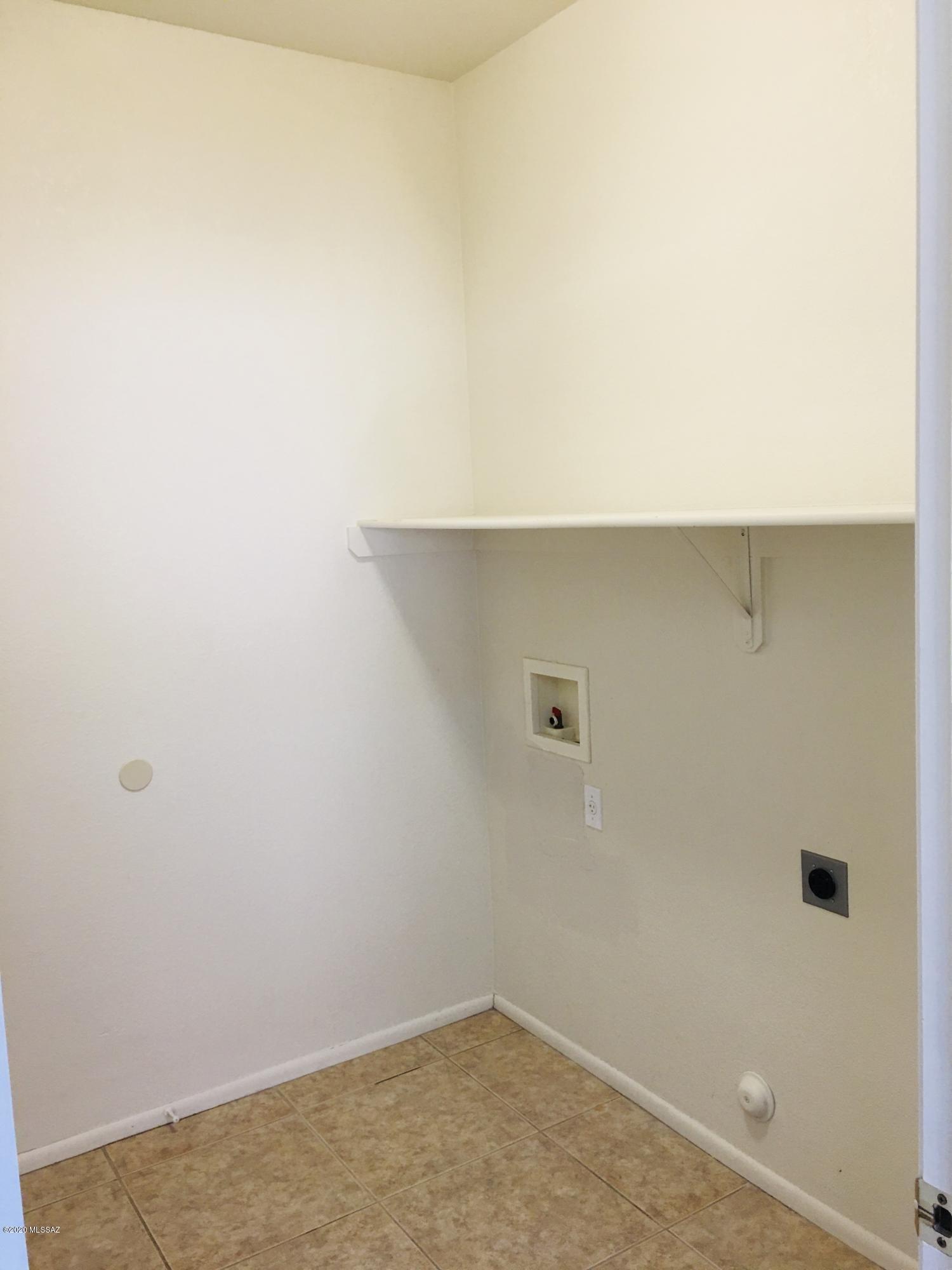 8929 East Rainsage Street Tucson, AZ 85747 - Photo 10 of 26