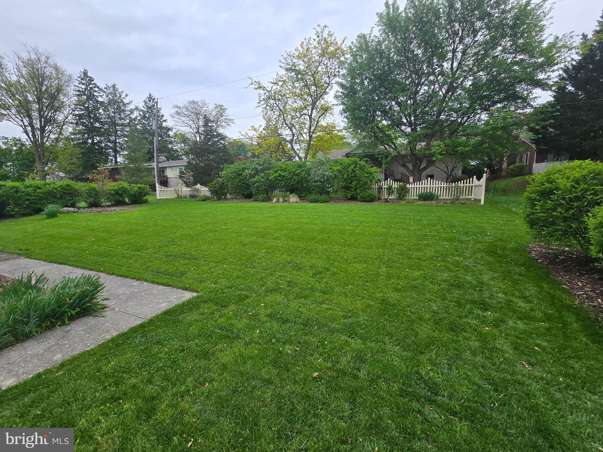 802 Sunset Avenue Gettysburg, PA 17325 - Photo 18 of 19 a view of yard with green space