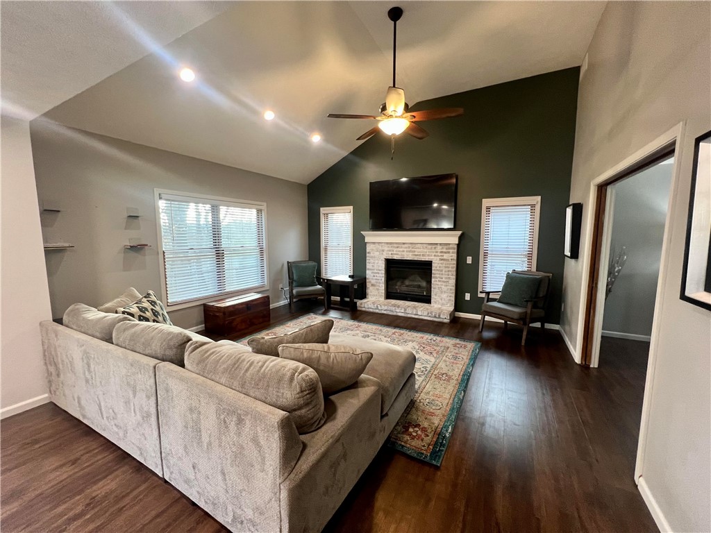 70 Endicar Drive Irondequoit, NY 14622 - Photo 3 of 20