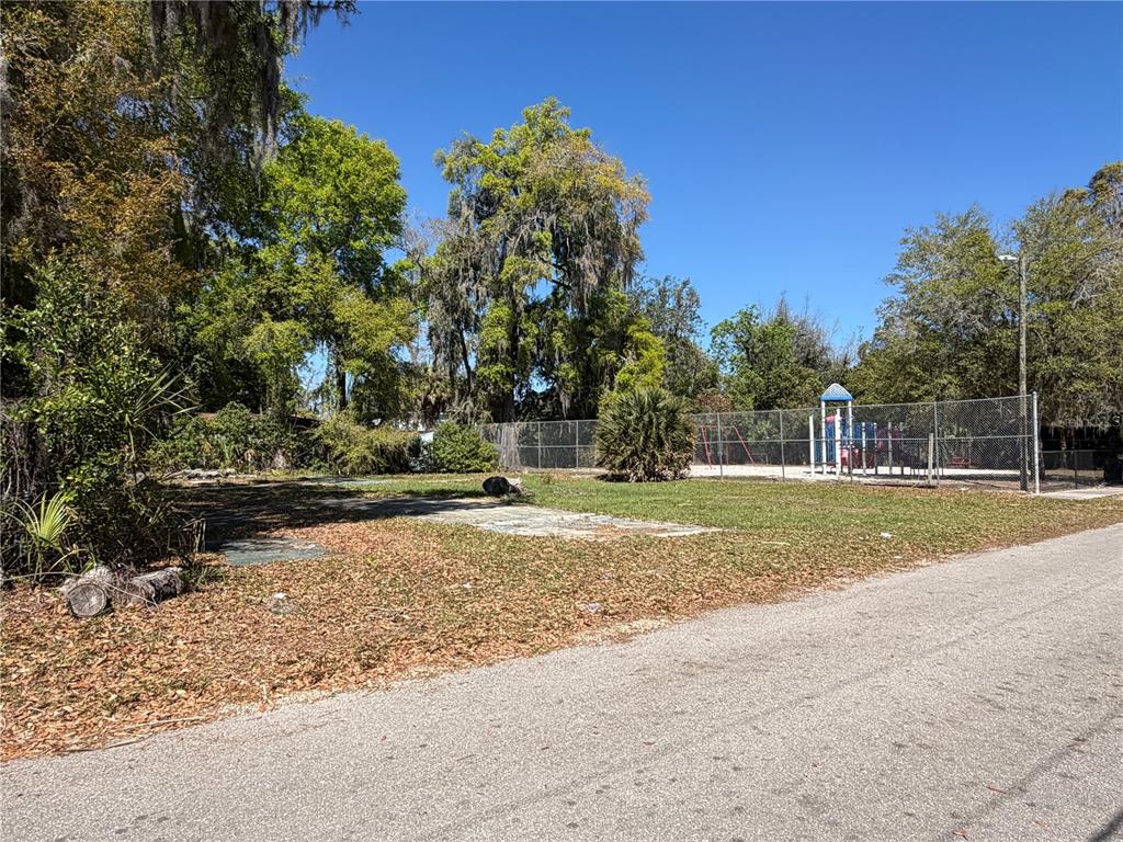 402 Southwest 7th Place Gainesville, FL 32601 - Photo 4 of 9