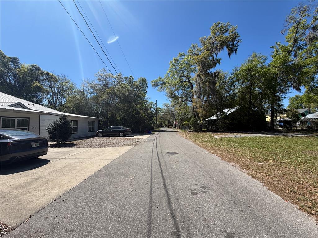 402 Southwest 7th Place Gainesville, FL 32601 - Photo 8 of 9