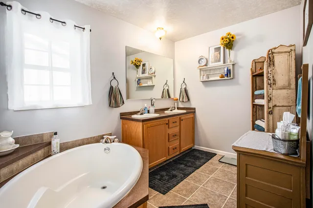 $279,000 | 912 West Colon Road, Bronson, MI 49028