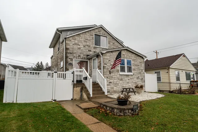 $280,000 | 3405 West Wilbur Avenue, Greenfield, WI 53221