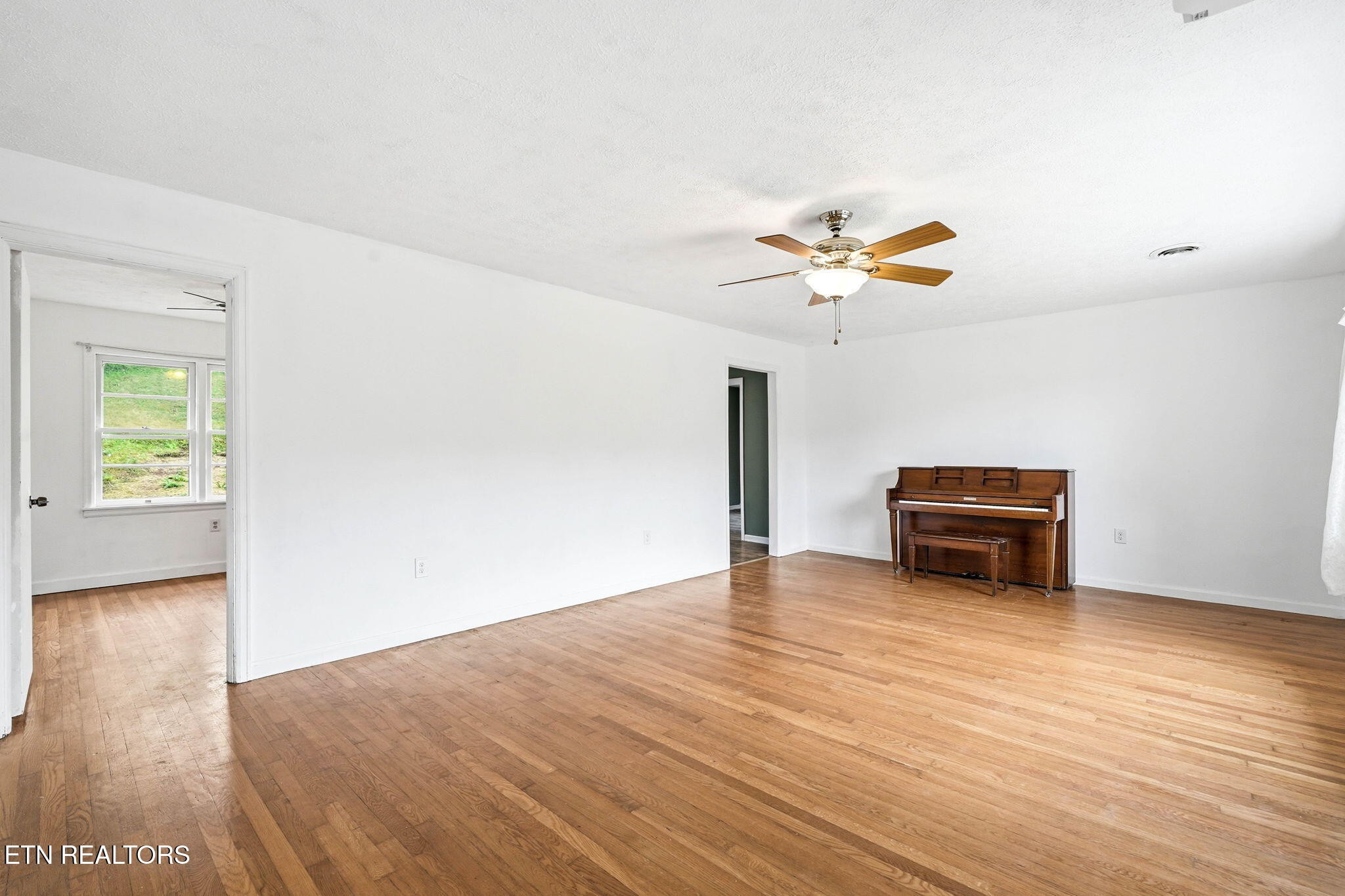 415 Parker Road Morristown, TN 37813 - Photo 11 of 20 Gallery Image 11